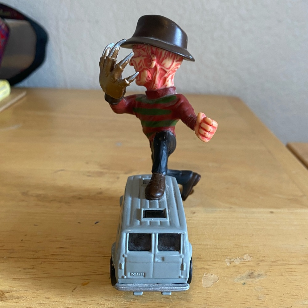 Freddy Back - Picture 4 of 7